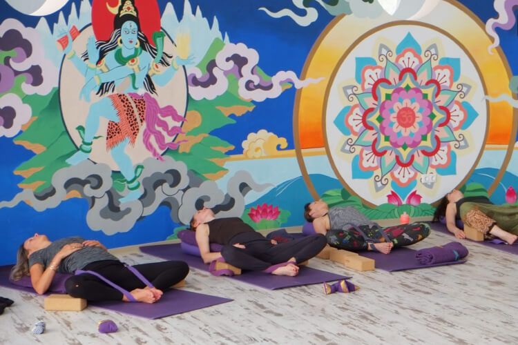 Yin Yoga for beginners & a lesson in Yin & Yang - Yogashop