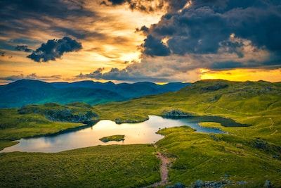 Lakes and mountains