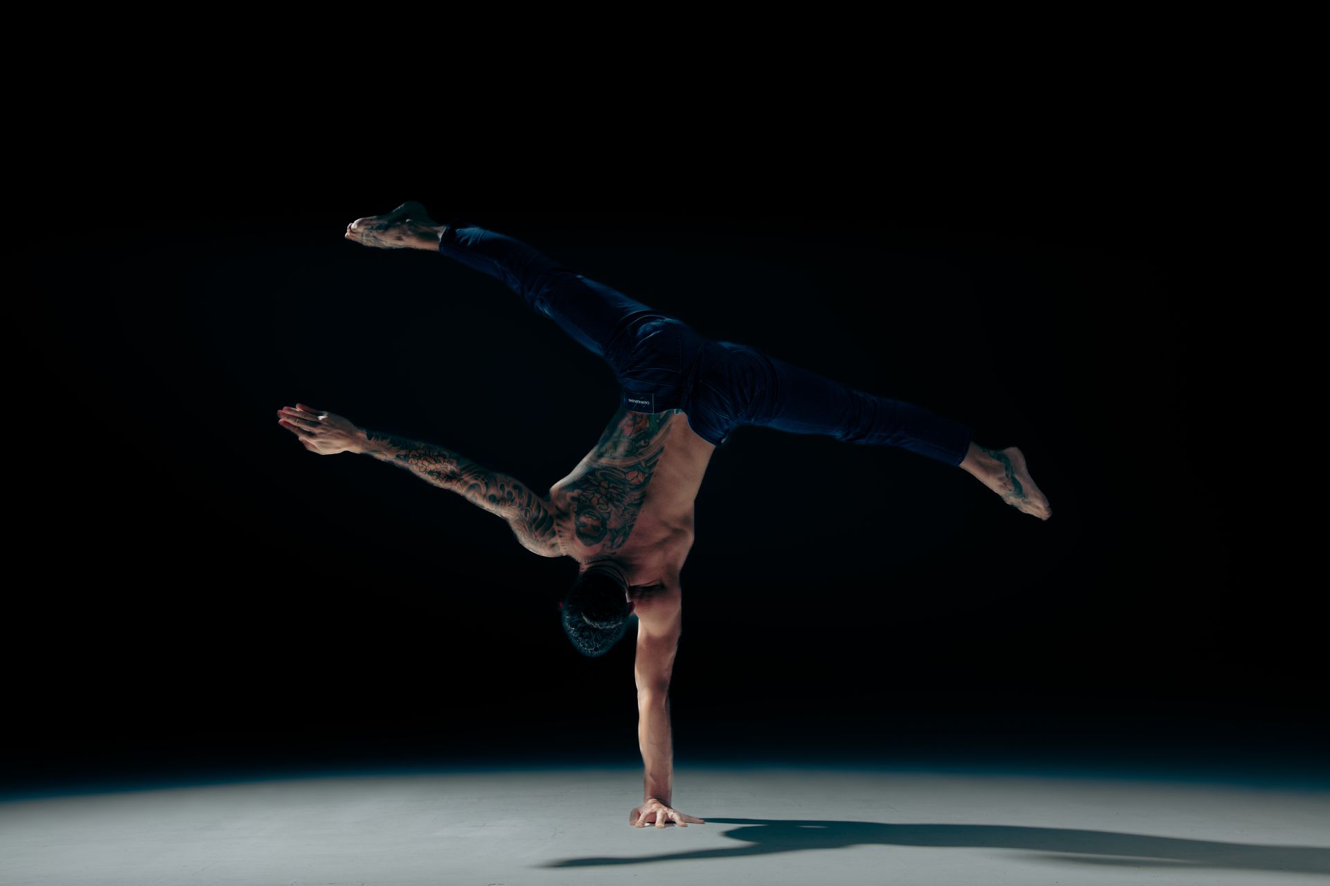 One-arm flag on the floor