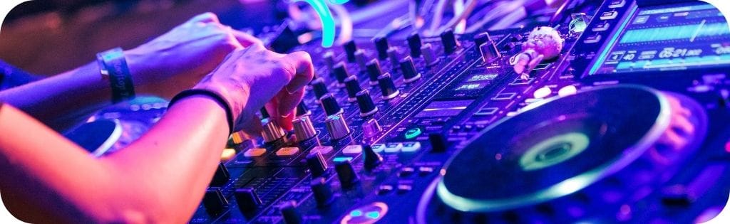 The Art of music mixing leads to mix songs with energetic or smooth transitions from the first song into the second song