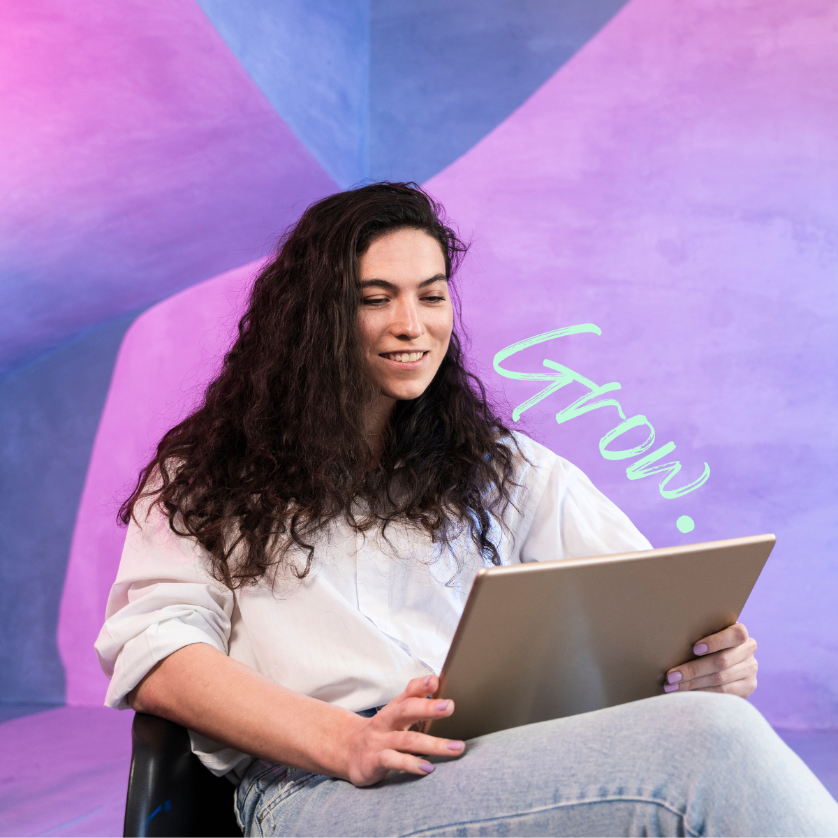 A teacher doing an online PD course on her laptop