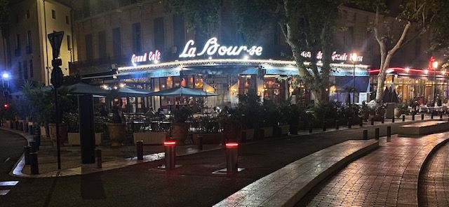 French immersion week in Nîmes speaking practice in café