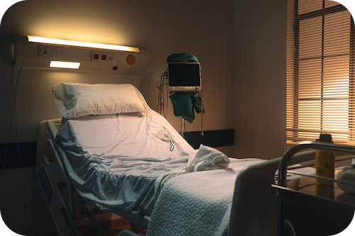 Leeres Krankenbett
