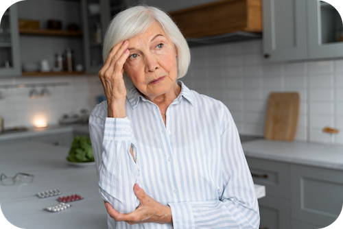 Seniorin versucht sich trotz Alzheimer zu erinnern