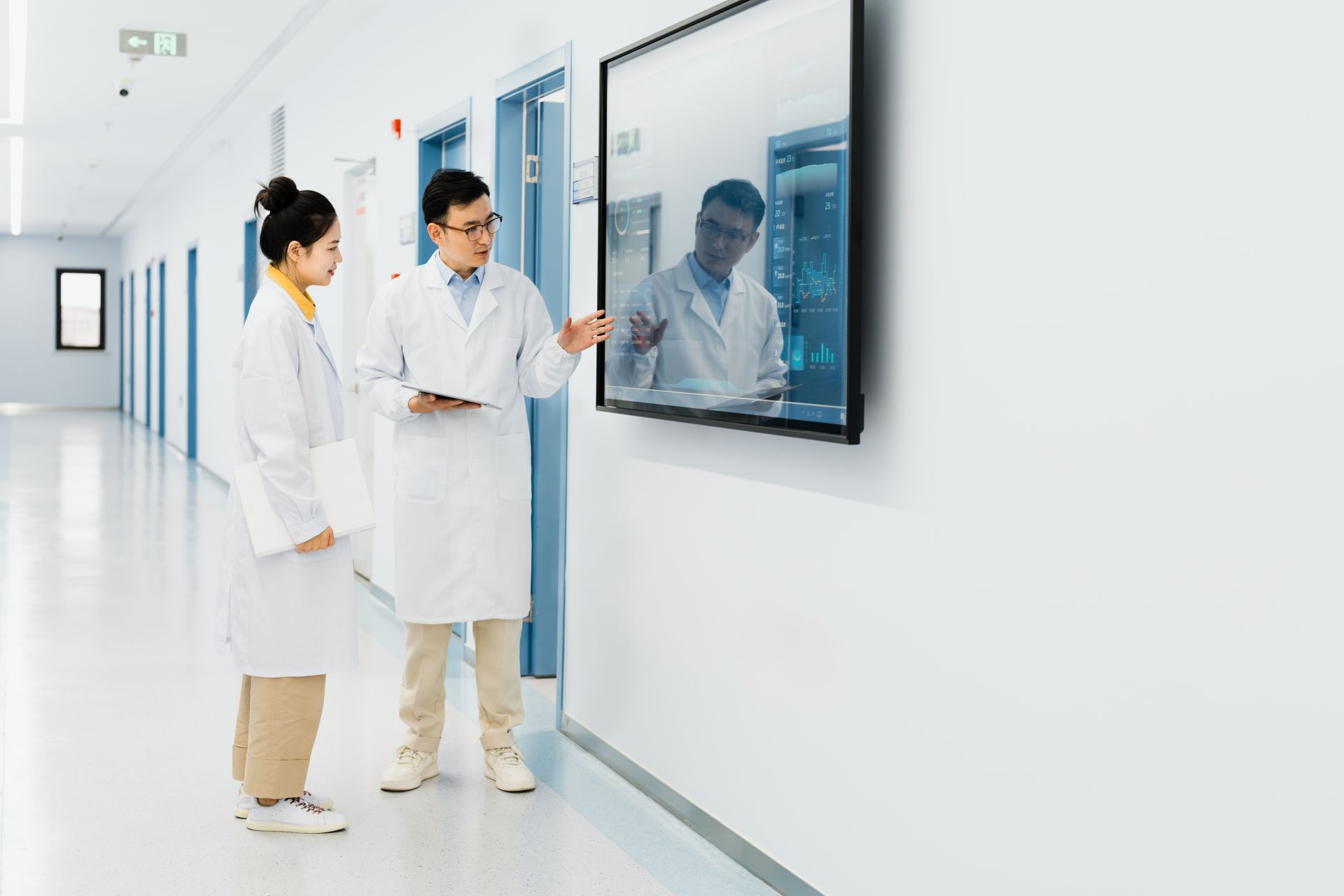 Recognizing and Rewarding Lab Employees: Keys to Long-Term Engagement