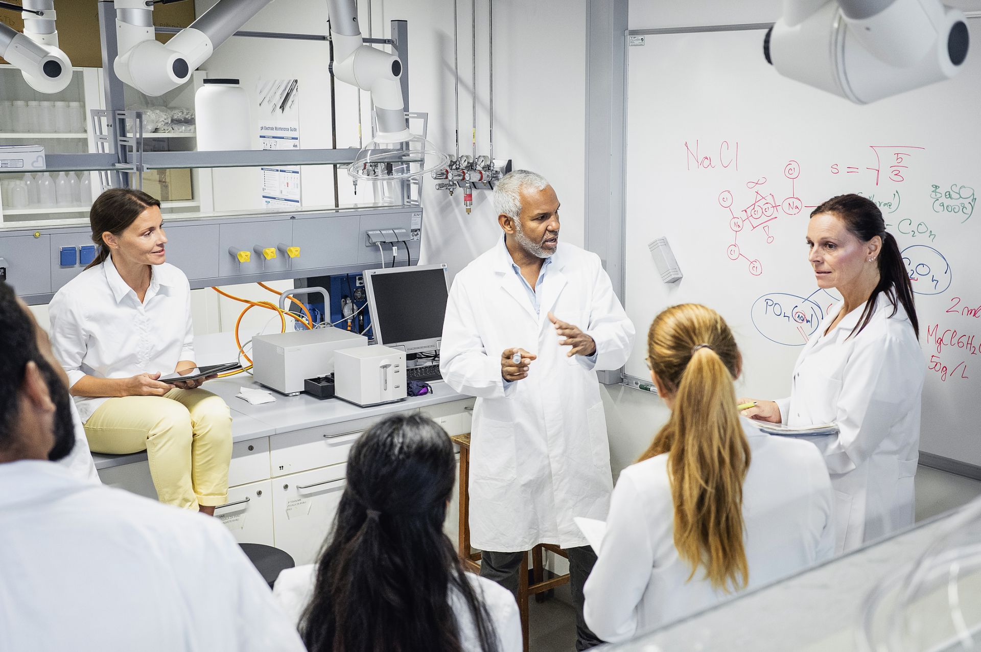 Navigating Difficult Conversations in the Lab: A Comparative Analysis ...