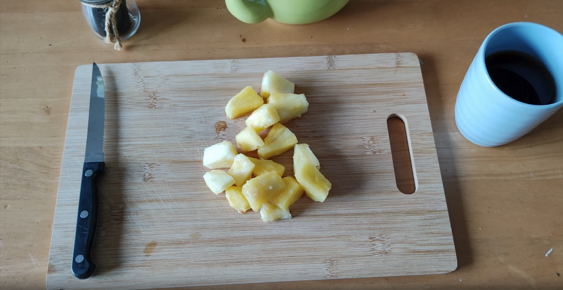 100 calories of pineapple