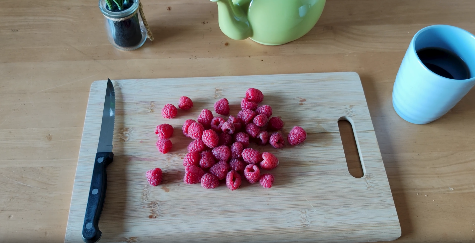 100 calories of raspberries