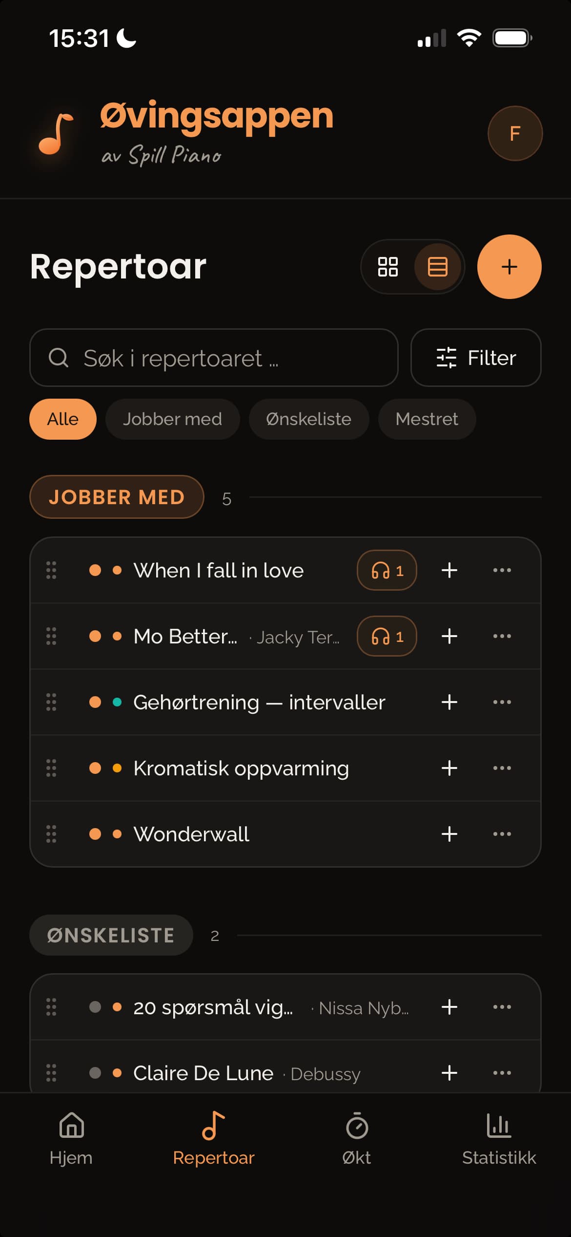 Skjermbilde fra Øvingsappen som viser repertoaret med Ønskeliste, Jobber med og Mestret.