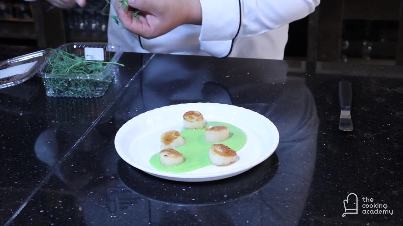 Seared Scallops with Pea Purée