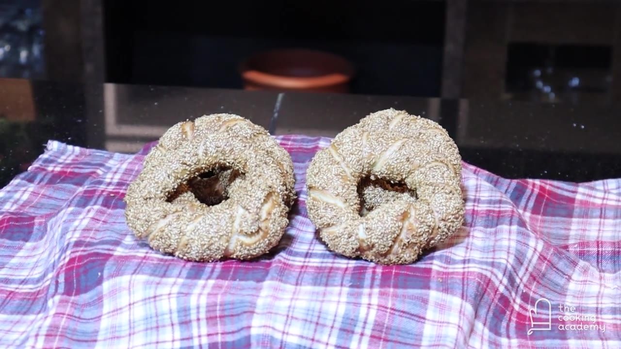 Simit (Turkish Sesame Bread)