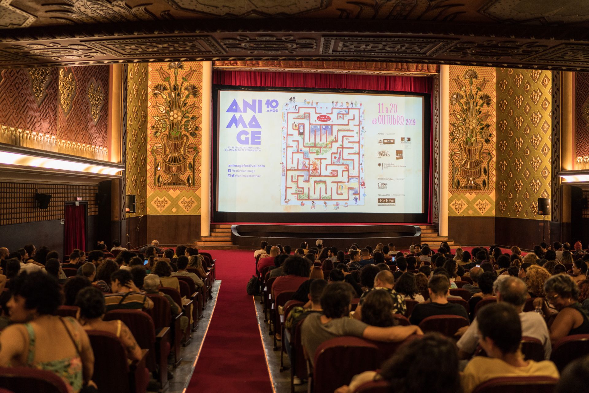 Primeiro festival competitivo online de teatro musical premiará artistas  iniciantes