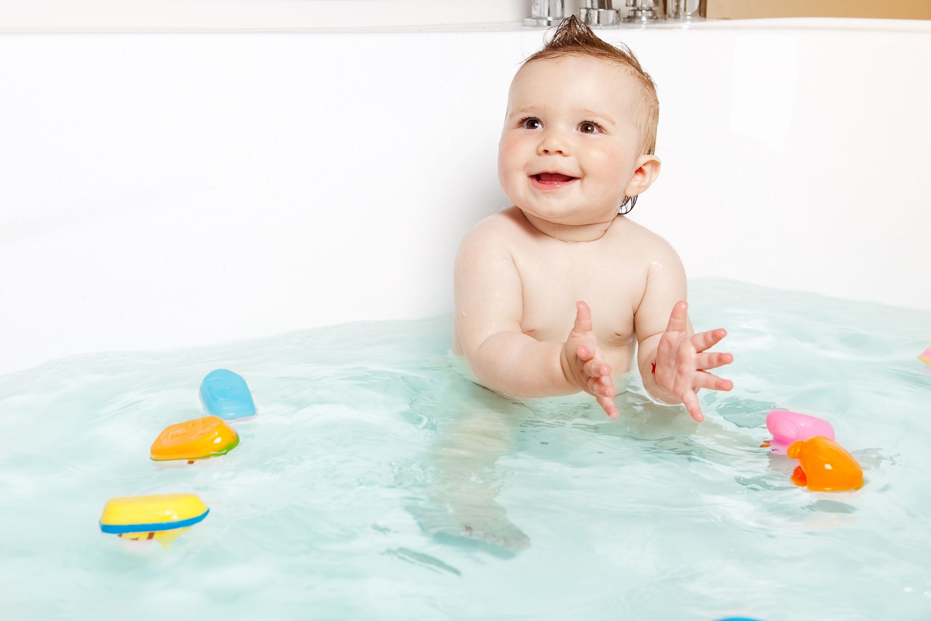 bath-time-with-your-8-month-old