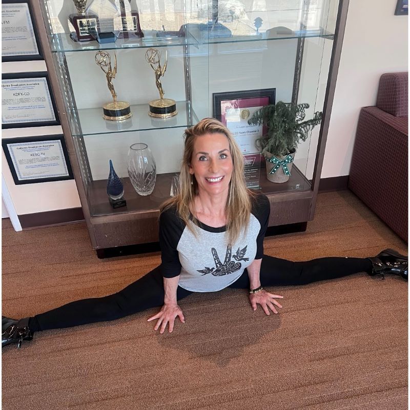 Stacey in middle splits at TV show KSEQ Channel 3 ABC