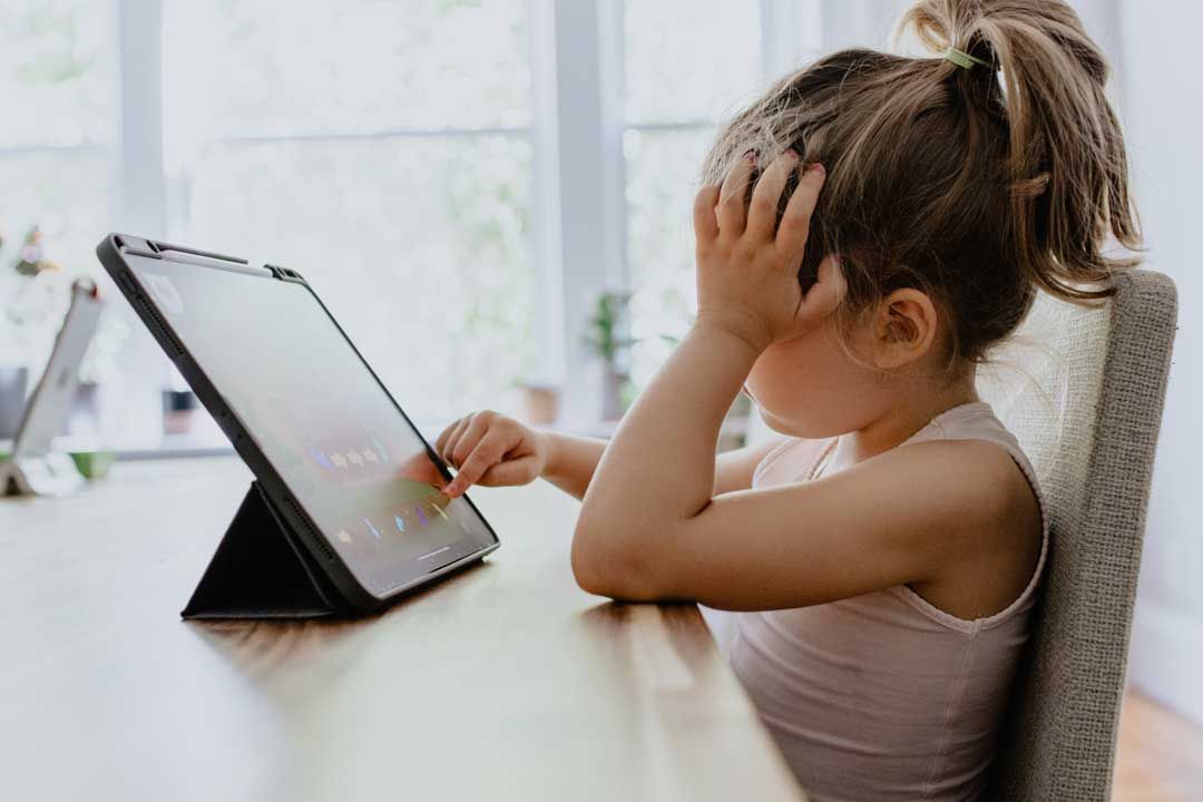 little-girl-on-tablet