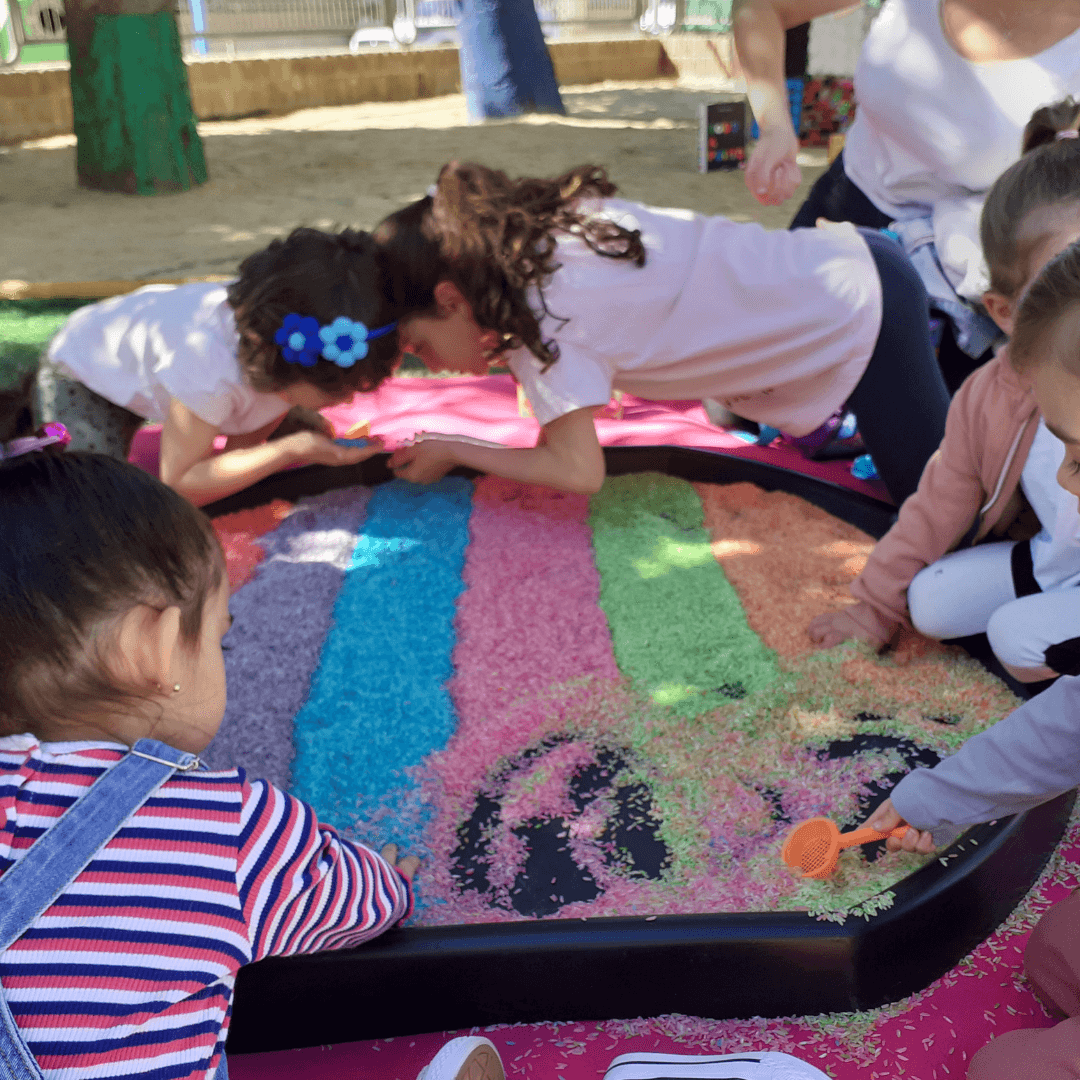 diversidad familiar para niños cuentos tuff tray ideas