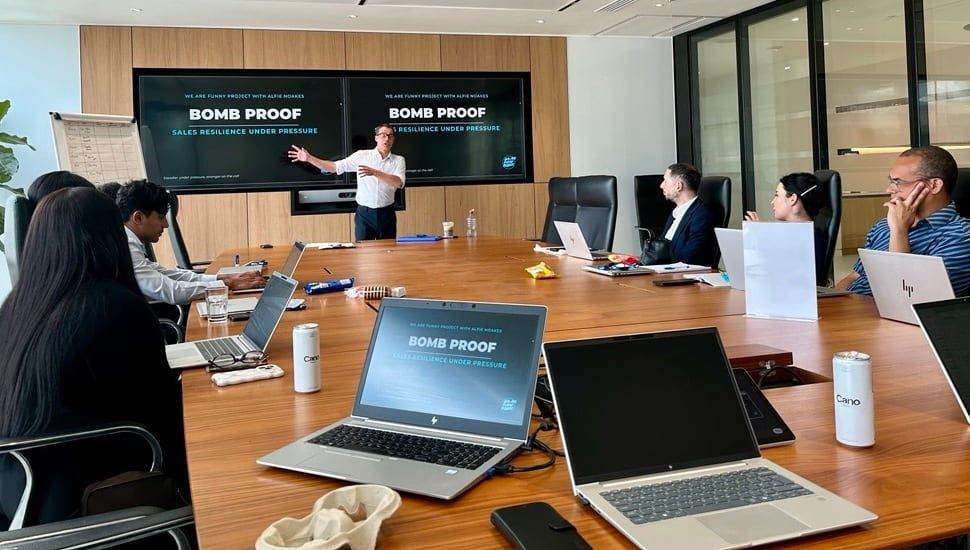 Alfie Noakes delivering the Bomb Proof sales resilience workshop